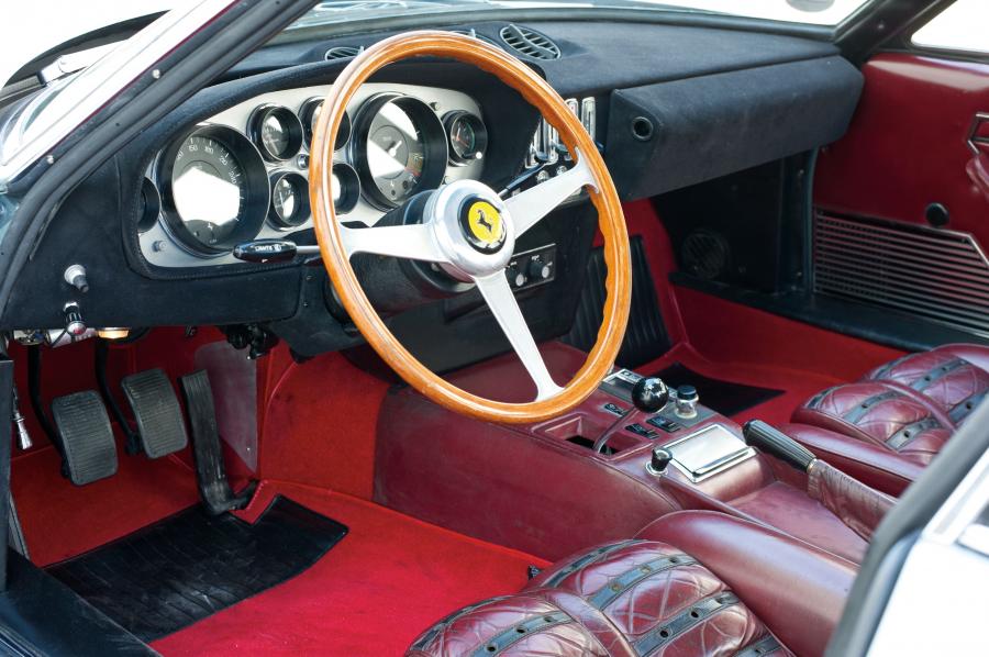  Ferrari 365 GTB/4 Daytona 1970 года  (фото 17 из 38)
